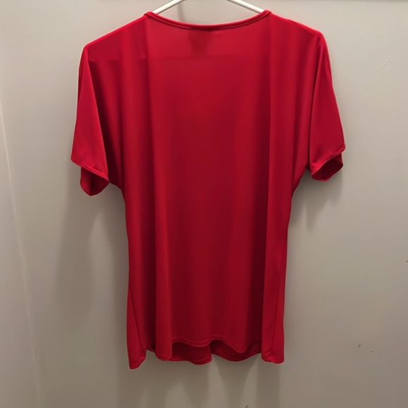Dots, XL red shirt with silver piece detail at neck - Picture 6 of 6